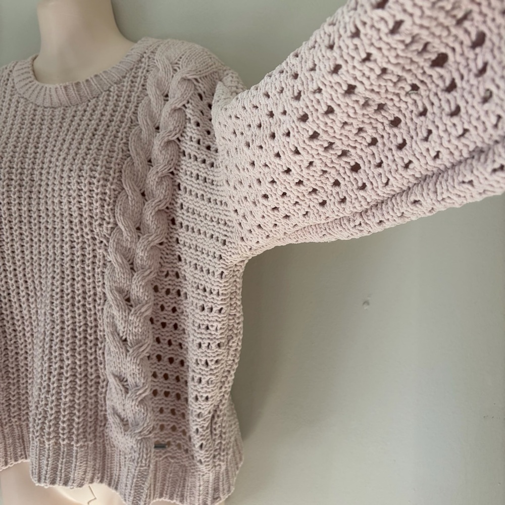 Hollister Vintage-Inspired Cable Knit Scoop Neck Sweater in Light Blush - Picture 3 of 10